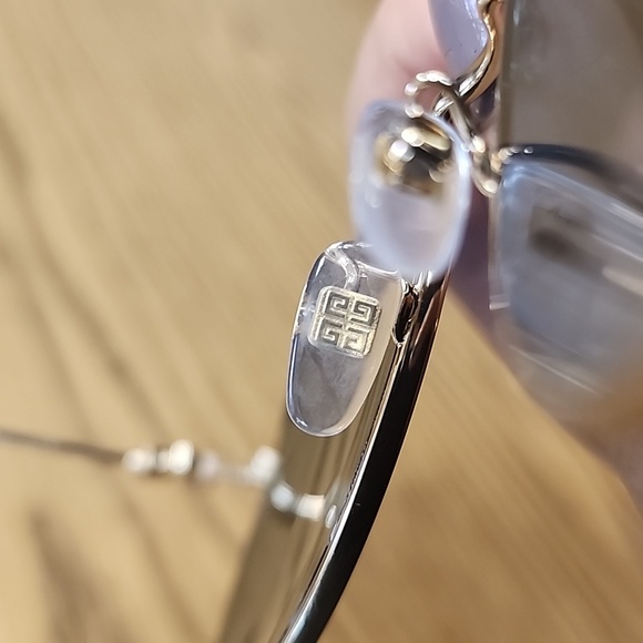 Sunglasses - Picture 3 of 6